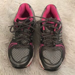 ASICS Gel women’s gel kayano sneaker